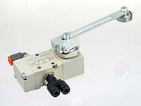 Пневмораспределитель с конечным выключателем